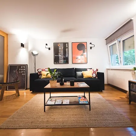 Sleep, Eat, Repeat And Park Your Car In Center Apartment *